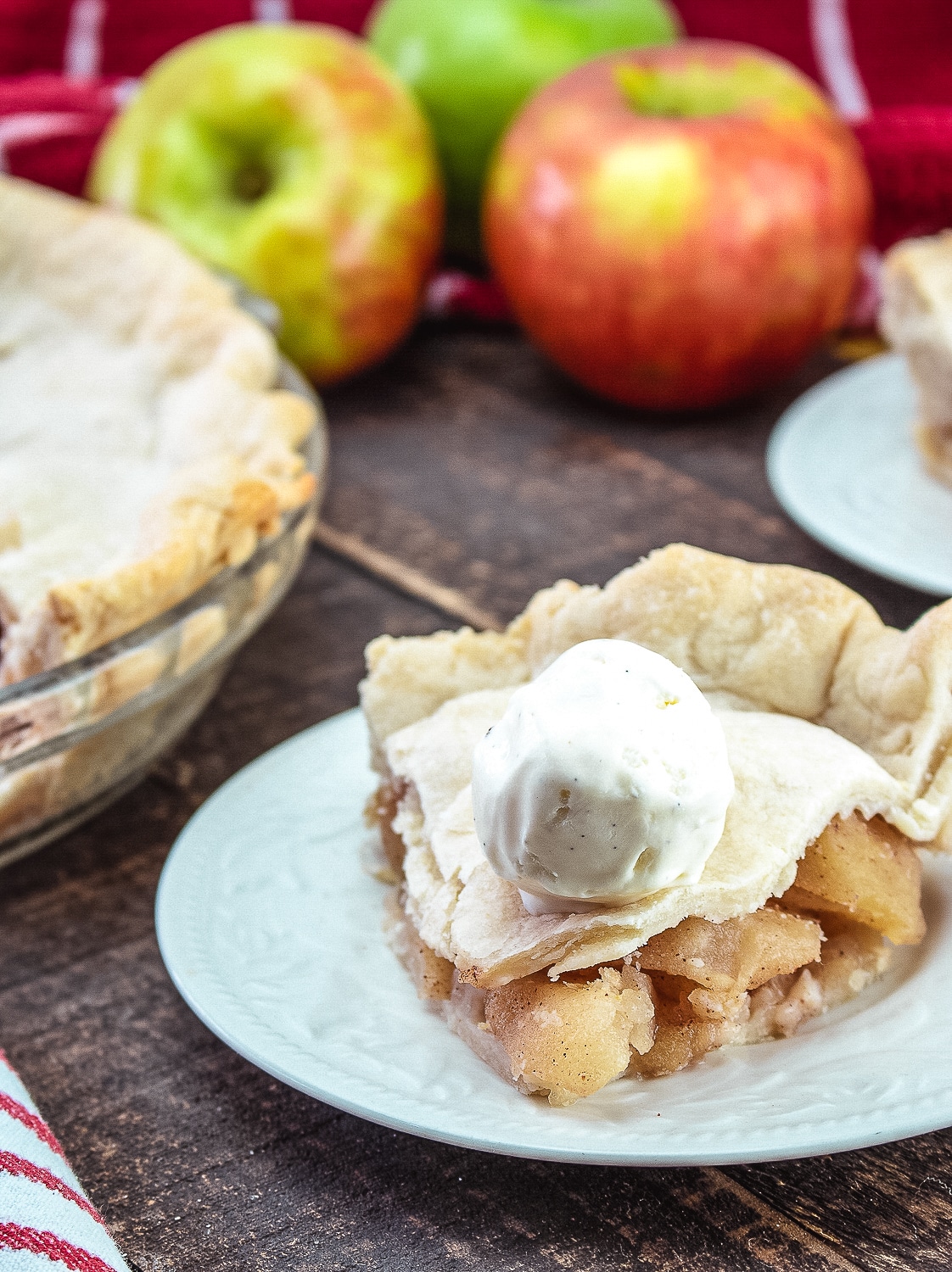 This delicious and easy recipe for Apple Pie a la Mode will be a hit for any occasion! Here