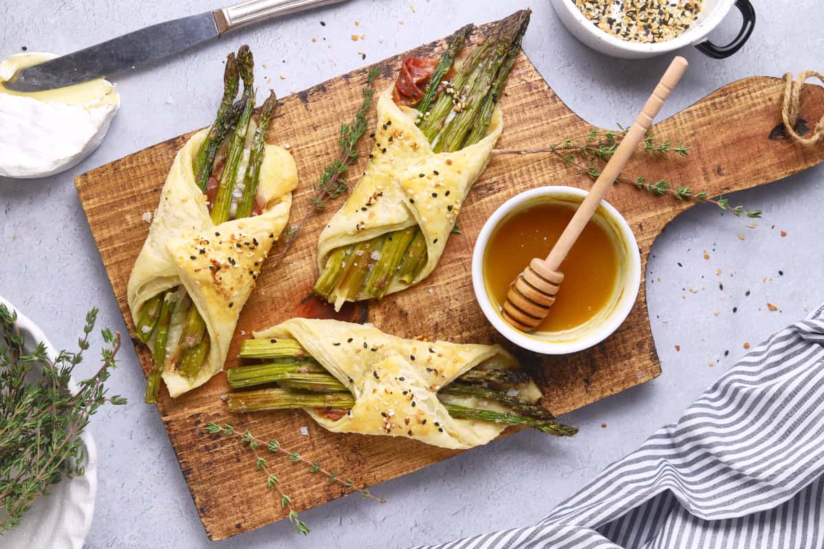 Asparagus Puff Pastry Bundles