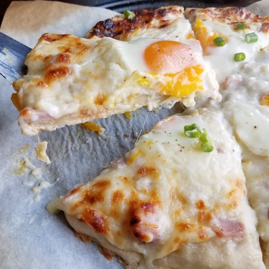 Croque Madame Pizza
