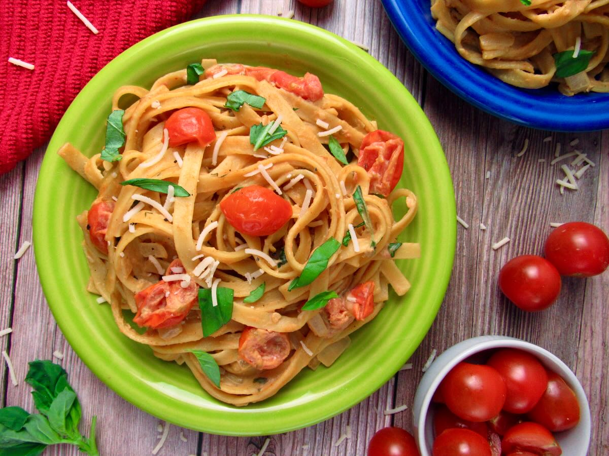 Easy Lemon Tahini Pasta (Creamy & Vegan!)