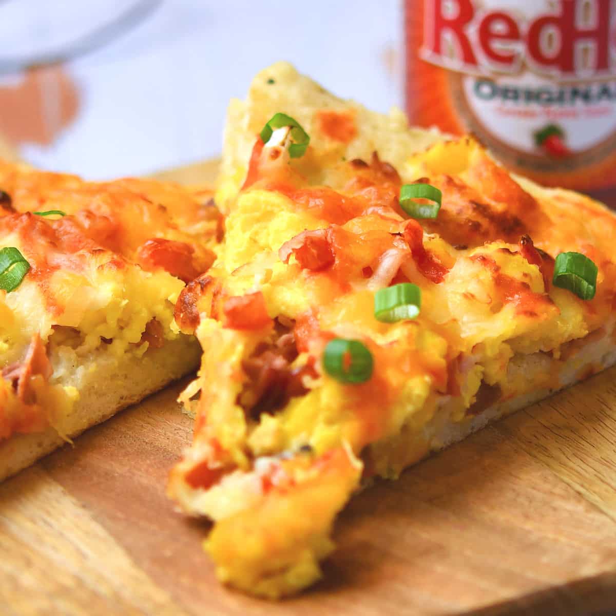 Bacon and Eggs Breakfast Pizza Recipe
