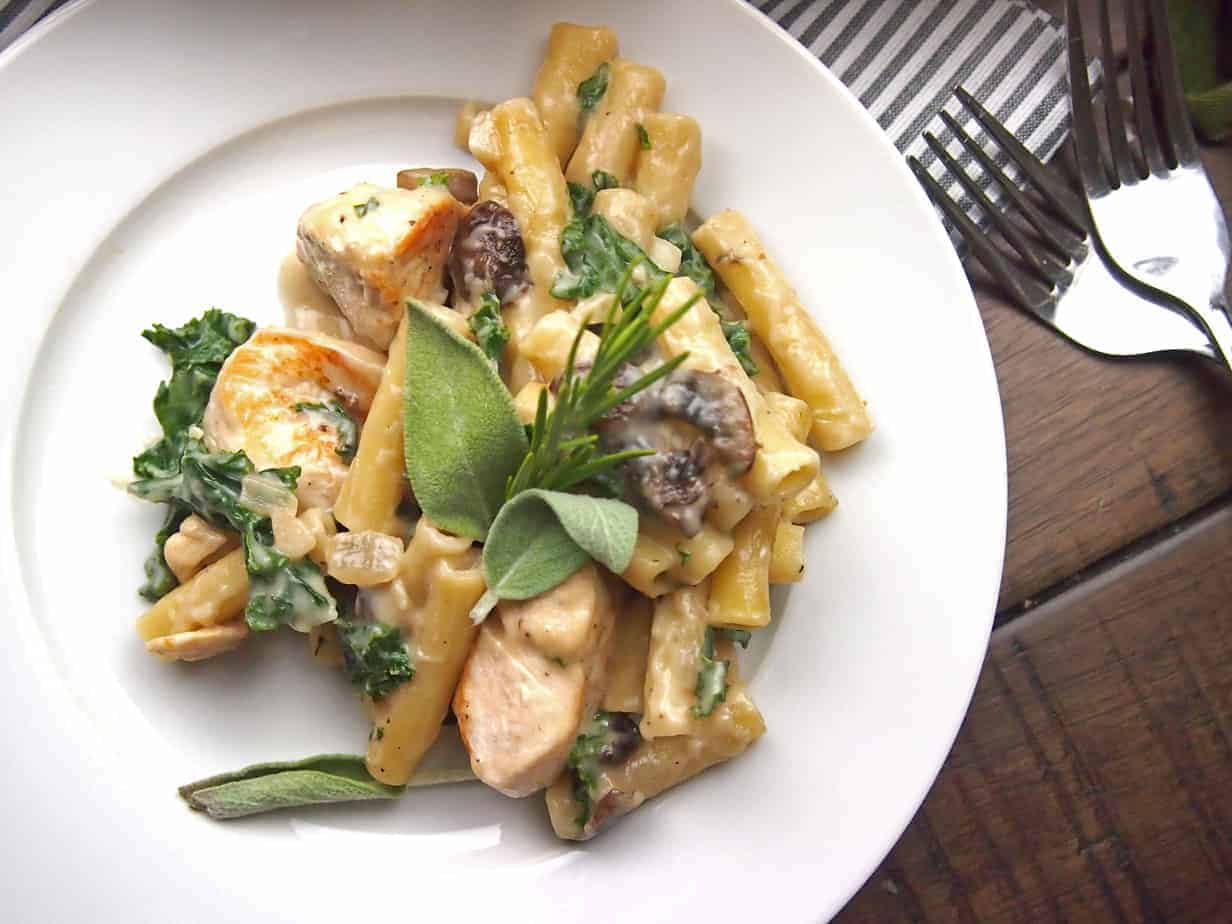 Creamy Chicken Pasta Bake with Kale and Mushrooms