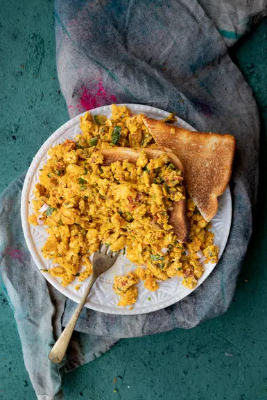 Egg Bhurji (Indian Spiced Scrambled Eggs)
