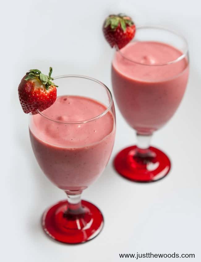 Simply Delicious Strawberry Banana Protein Smoothie
