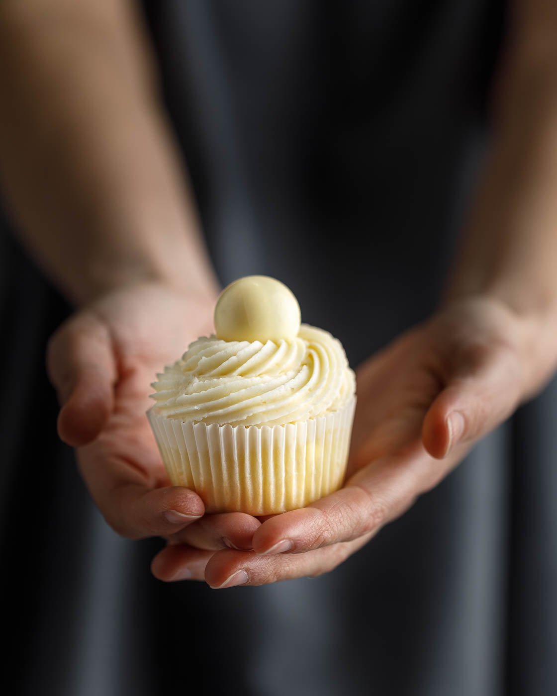 White Chocolate Cupcakes with White Chocolate Cream Cheese Frosting